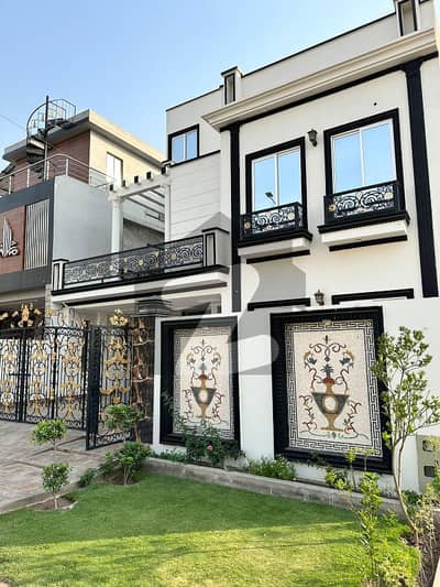 10 Marla Brand New Lavish House For Sale Direct Meeting With Owner In Park View City Lahore.