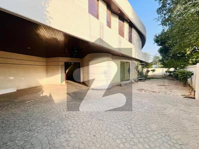 100%Original Pics - 1 Kanal Slightly Used Luxury Bungalow available for Sale Near to Park DHA Phase 3