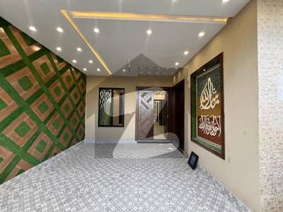 Model City 5 Marla VIP House Is Available For Sale - Faisalabad
