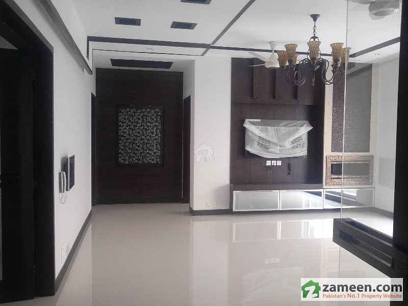 1 Kanal Mazhar Muneer Designed Beautiful Villa For Sale