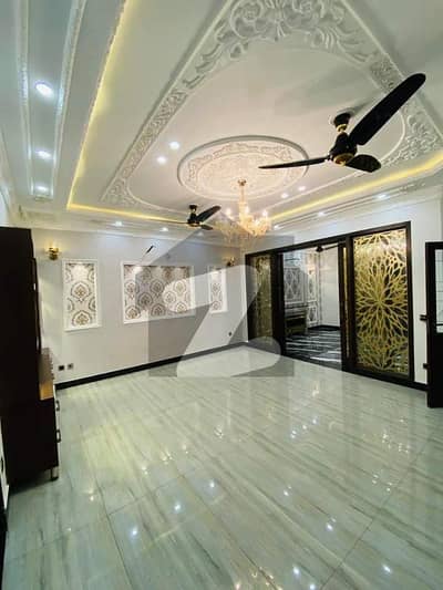 10 MARLA BEAUTIFUL FULL HOUSE FOR RENT OVERSEAS B BLOCK SECTOR C BAHRIA TOWN LAHORE