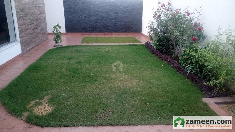 1 Kanal Luxurious Owner Build Bungalow For Sale in DHA Phase 6
