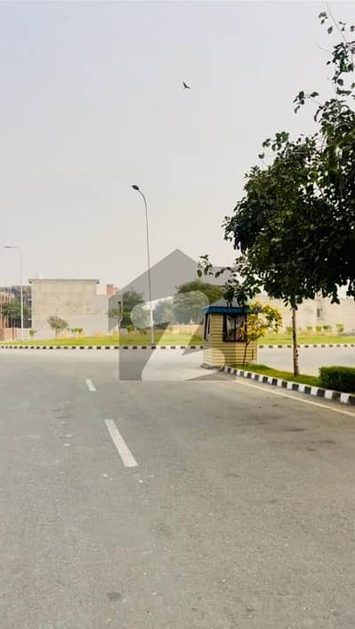 لیک سٹی ۔ سیکٹر ایم ۔ 5 لیک سٹی,رائیونڈ روڈ,لاہور میں 10 مرلہ رہائشی پلاٹ 1.78 کروڑ میں برائے فروخت۔
