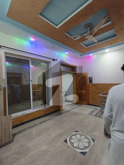 حیات آباد فیز 6 - ایف6 حیات آباد فیز 6,حیات آباد,پشاور میں 5 کمروں کا 5 مرلہ مکان 75.0 ہزار میں کرایہ پر دستیاب ہے۔