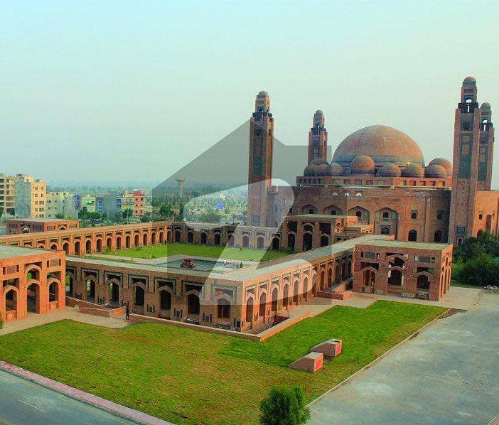 Overseas A prime location plot for sale in Bahria town lahore Bahria