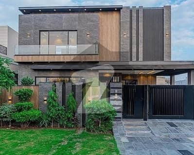 ڈی ایچ اے فیز 7 - بلاک ایس فیز 7,ڈیفنس (ڈی ایچ اے),لاہور میں 5 کمروں کا 1 کنال مکان 7.2 کروڑ میں برائے فروخت۔