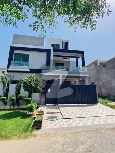 11 MARLA HOUSE AVAILABLE FOR SALE IN LDA AVENUE BLOCK D