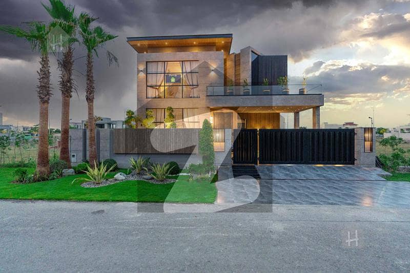 Near DHA Raya And Golf Course 01 Kanal Brand New Modern Design Villa For Sale