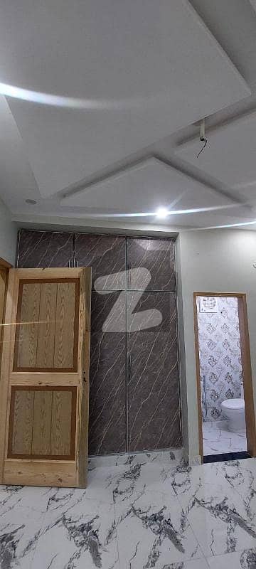 نواب ٹاؤن لاہور میں 2 کمروں کا 4 مرلہ فلیٹ 35.0 ہزار میں کرایہ پر دستیاب ہے۔