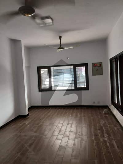 300 Yard'S Bungalow For Rent In Phase 4