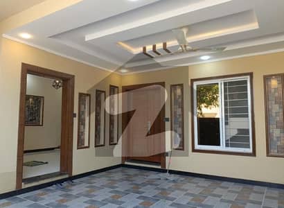 Bahria Enclave 8 Marla Beautiful House Prime Location Available For Rent at Reasonable Price