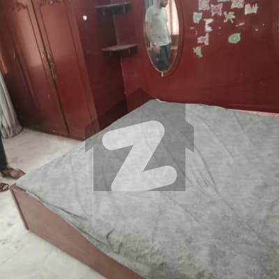 باتھ آئی لینڈ کراچی میں 1 کمرے کا 3 مرلہ کمرہ 45.0 ہزار میں کرایہ پر دستیاب ہے۔