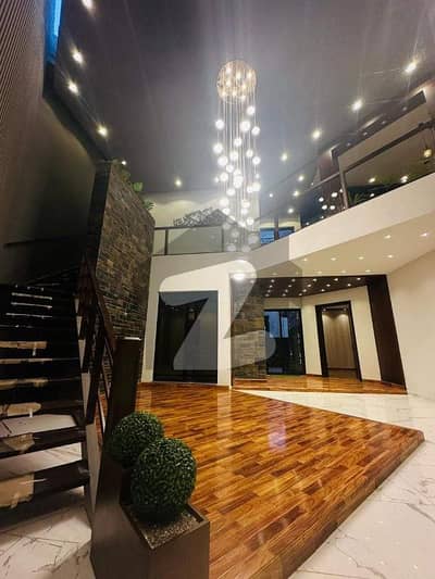 1 Kanal Modern Full House Available for Rent in DHA, Phase 8, Block V