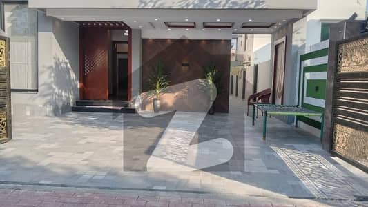 10 MARLA BRAND NEW LUXURY HOUSE IS AVAILBLE FOR RENT IN TULIP BLOCK BAHRIA TOWN LAHORE