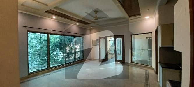 One Kanal 3 Beds Upper Portion For Rent In Sui Gas Society Adjacent Phase 5, DHA,