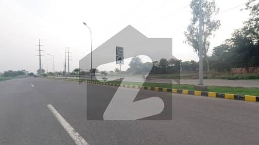 Residential Plot For Grabs In 8 Marla Lahore