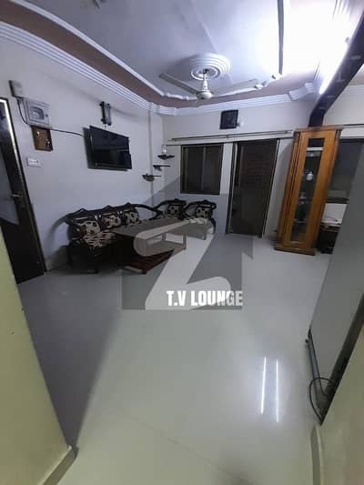 Tanvated 3bed Dd Flat For Sale weas open boundary wall project 4rt floor gulshan-e-Iqbal block 7