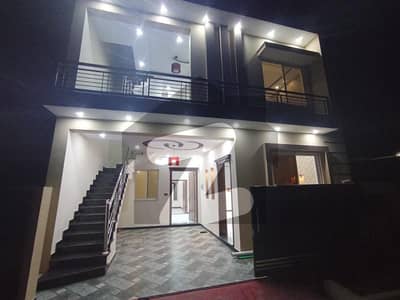 کالٹکس روڈ راولپنڈی میں 4 کمروں کا 6 مرلہ مکان 2.0 کروڑ میں برائے فروخت۔