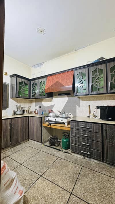 مرغزار آفیسرز کالونی لاہور میں 7 کمروں کا 10 مرلہ مکان 1.0 لاکھ میں کرایہ پر دستیاب ہے۔