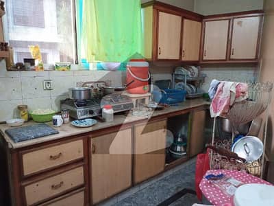 کورنگ ٹاؤن اسلام آباد میں 4 کمروں کا 14 مرلہ مکان 3.1 کروڑ میں برائے فروخت۔