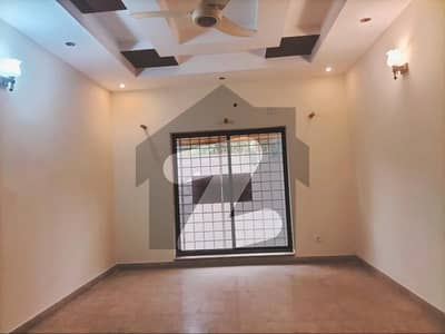 2 Kanal Bungalow with 6 Bedrooms For Rent DHA Phase 3 Z Block | Exclusive