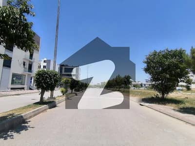10 Marla Residential Plot For sale In The Perfect Location Of Top City 1 - Block E