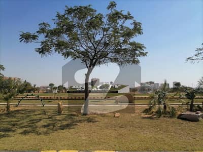 9D Corner Plot - Buy your ideal Prime Location 500 Square Yards Residential Plot in a prime location of Karachi