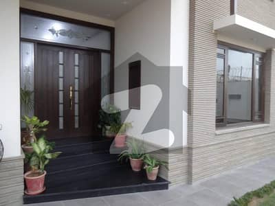 5 Rooms Portion for rent in North Nazimabad main food street st floor