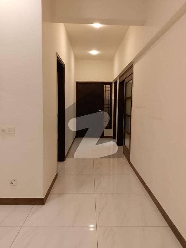 کلفٹن ۔ بلاک 2 کلفٹن,کراچی میں 3 کمروں کا 10 مرلہ فلیٹ 1.8 لاکھ میں کرایہ پر دستیاب ہے۔