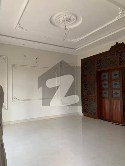 Magnificent Brand New 13 Marla Full House Available for Rent in Medical Town, Lahore.