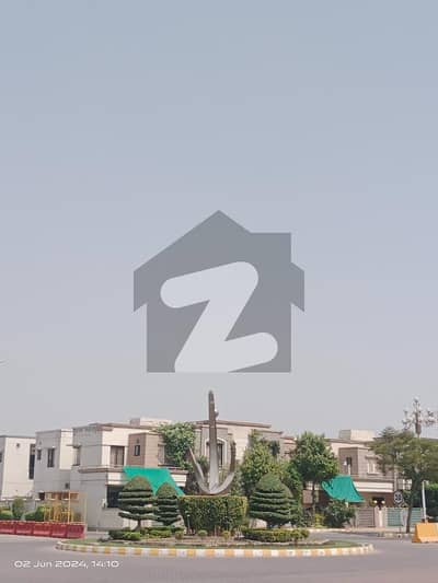 5 Marla Plot For Sale In 
Dream Gardens
 Lahore