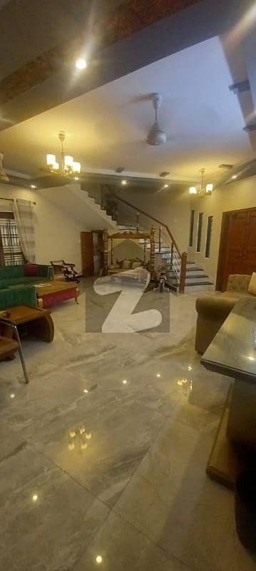 ڈی ایچ اے فیز 6 ڈی ایچ اے ڈیفینس,کراچی میں 4 کمروں کا 1 کنال مکان 3.5 لاکھ میں کرایہ پر دستیاب ہے۔
