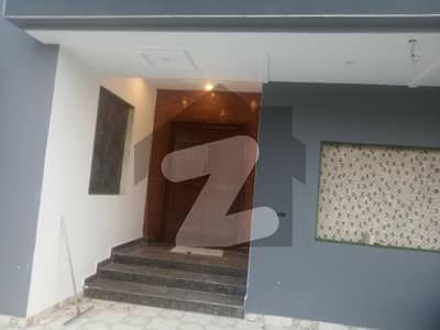 1 KANAL HOUSE AVAILABLE FOR RENT