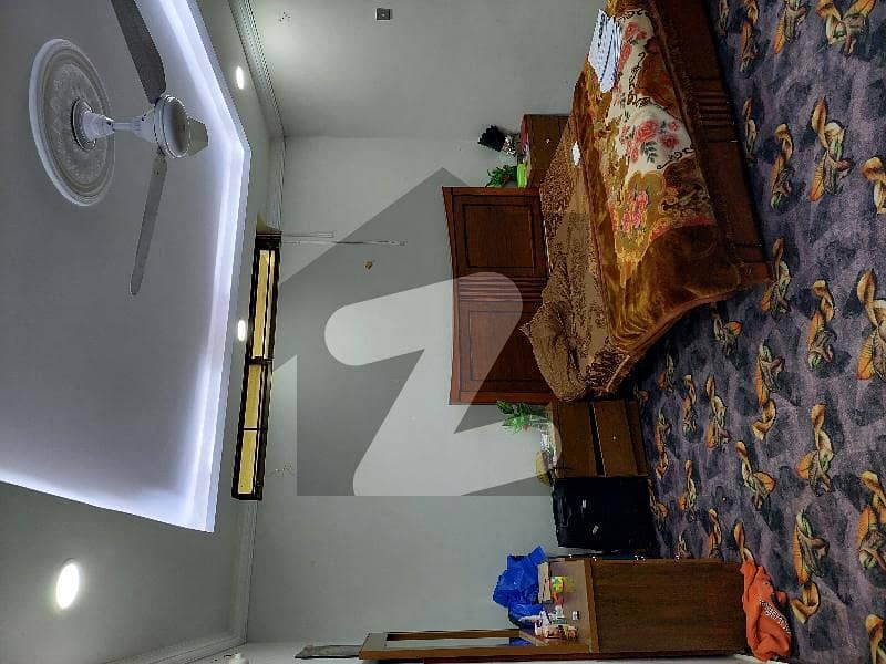ROYAL AVE FURNISHED 1 BED TV LOUNGE UPPER PORATION. 22000 ROYAL AVE FURNISHED 1 BED TV LOUNGE UPPER PORATION. 22000