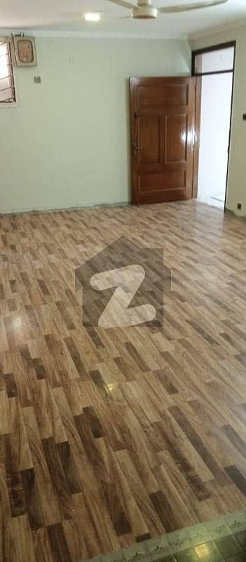 One kinaal basement for rent in F10
