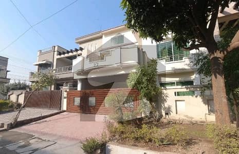 10 Marla Double Storey HOUSE AVAILABLE FOR Sale