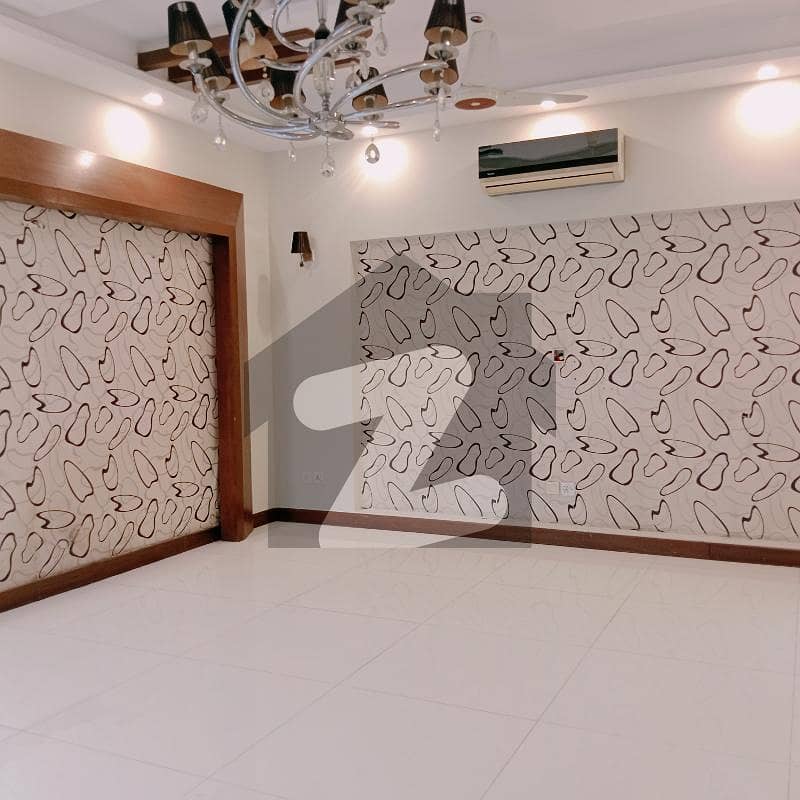 Prime Location 10 Marla Upper Portion For Rent in DHA Phase 5 Block L Near To Park Prime Location 10 Marla Upper Portion For Rent in DHA Phase 5 Block L Near To Park