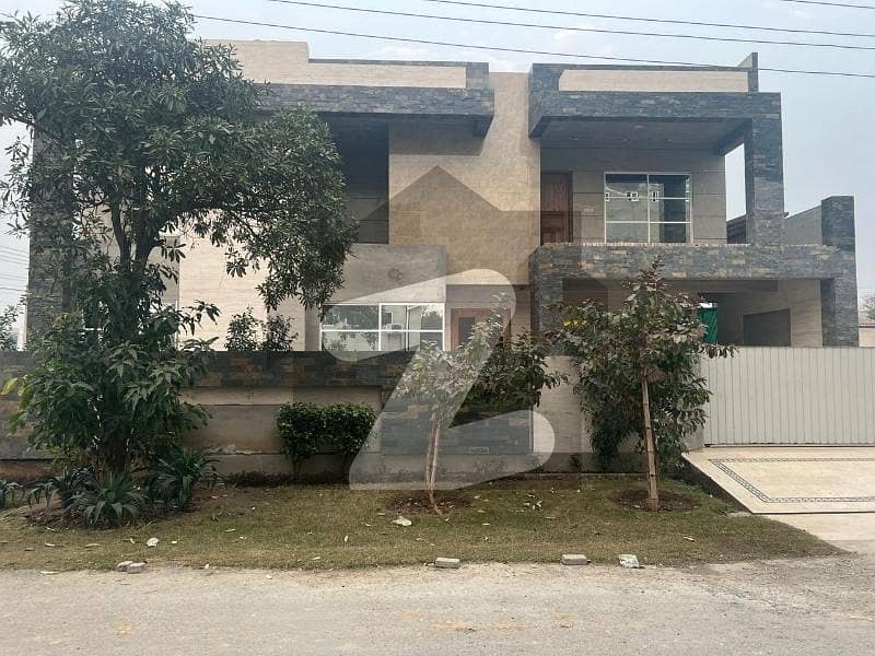 Ideally Located House Of 24 Marla Is Available For Sale In Faisalabad. Ideally Located House Of 24 Marla Is Available For Sale In Faisalabad.