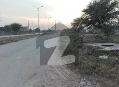 Residential Plot Sized 4 Marla Is Available For sale In G-14