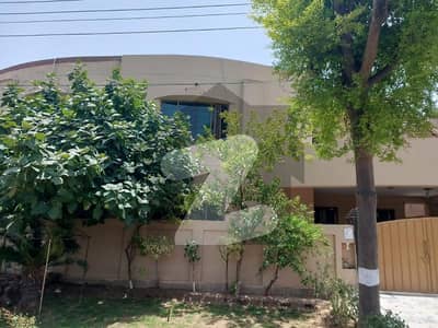 10 Marla 4 Bedroom House Available For Sale in Askari 10 Lahore Cantt