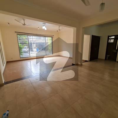 Dha Phase 1 Sector F Defence Villa 3 Bedroom With Attached Both