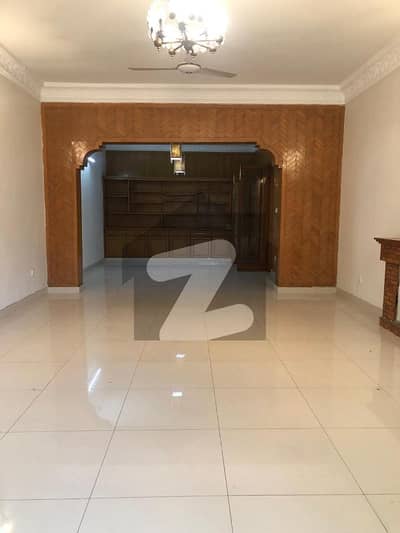 ایف ۔ 10 اسلام آباد میں 5 کمروں کا 1 کنال مکان 4.25 لاکھ میں کرایہ پر دستیاب ہے۔