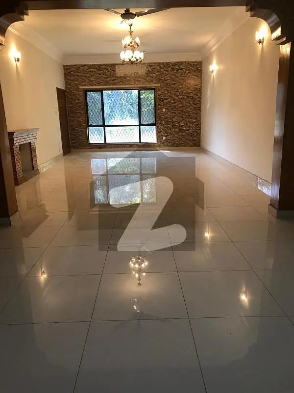 F10 DOUBLE STORY HOUSE 5BEDS TILED FLOOR 2KITCHENS HUGE LAWN
