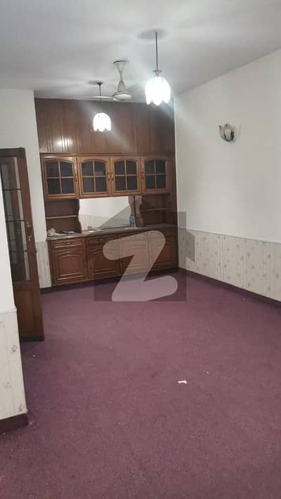 ڈی ایچ اے فیز 1 - بلاک پی فیز 1,ڈیفنس (ڈی ایچ اے),لاہور میں 4 کمروں کا 10 مرلہ مکان 3.59 کروڑ میں برائے فروخت۔