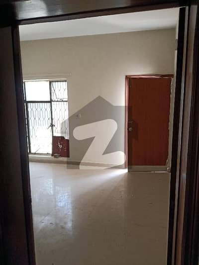 ماڈل ٹاؤن ۔ بلاک جی ماڈل ٹاؤن,لاہور میں 4 کمروں کا 16 مرلہ مکان 1.7 لاکھ میں کرایہ پر دستیاب ہے۔