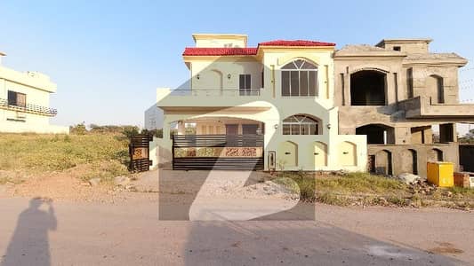 Sector C1 Size 10 marla brand new house main boulevard available for sale