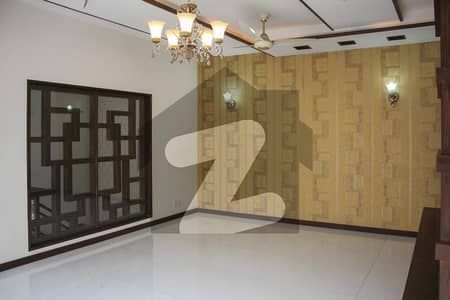 DHA PHASE 6 ONE KANAL FULL LEVISH HOUSE AVAILABLE FOR RENT