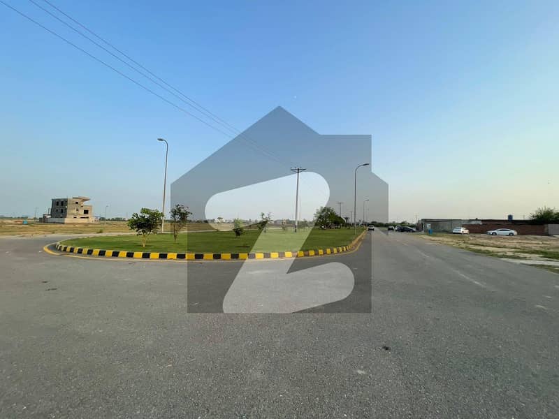 Facing Park + Main Boulevard To Back Facing Park + Main Boulevard To Back