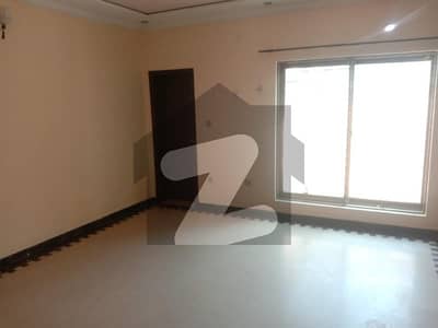 8 Marla House For Rent In Safari Villas Sector B, Bahria Town Lahore