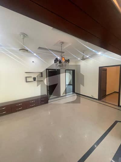 10 Marla house for Rent in New shaheen block Bahria Town Lahore